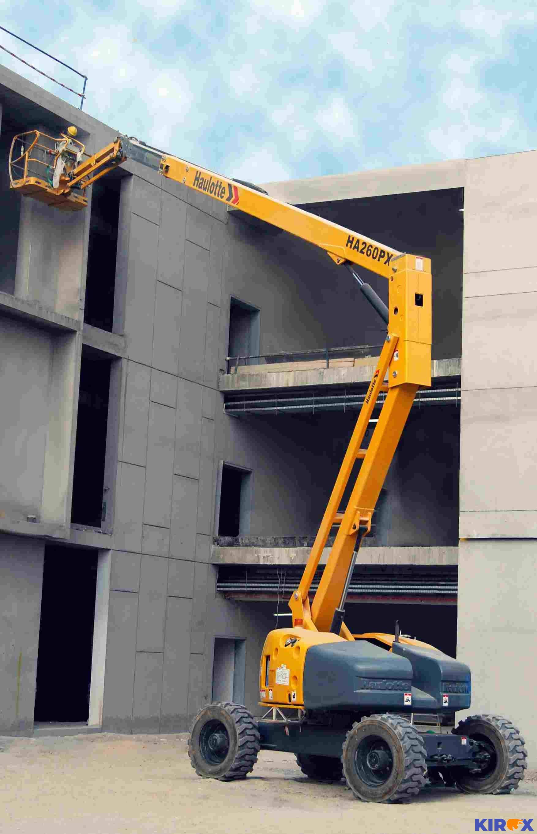 Фото Аренда самоходного подъемника Haulotte H 26 RTJ
